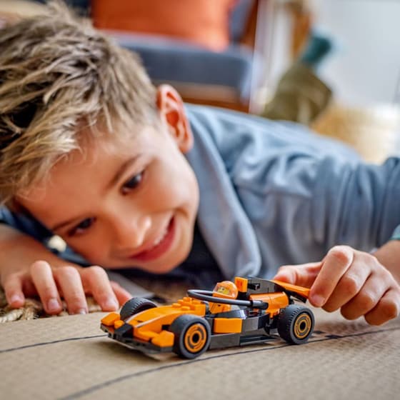 LEGO® City F1® Driver with McLaren Race Car (60442) image 10