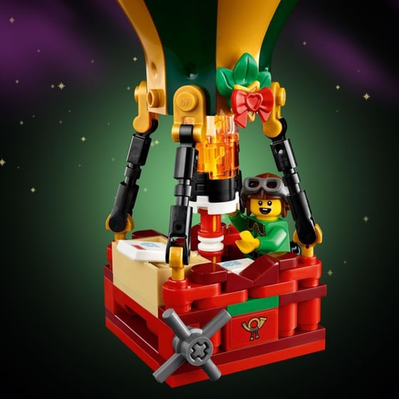 LEGO® Icons Santa's Post Office (10339) image 6