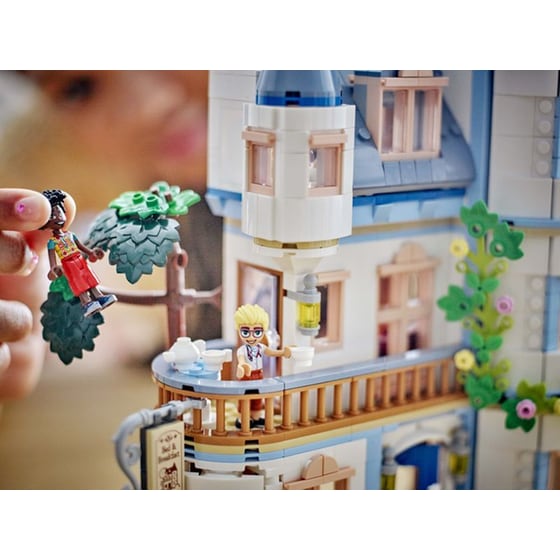 LEGO® Friends Castle Bed and Breakfast (42638) image 8