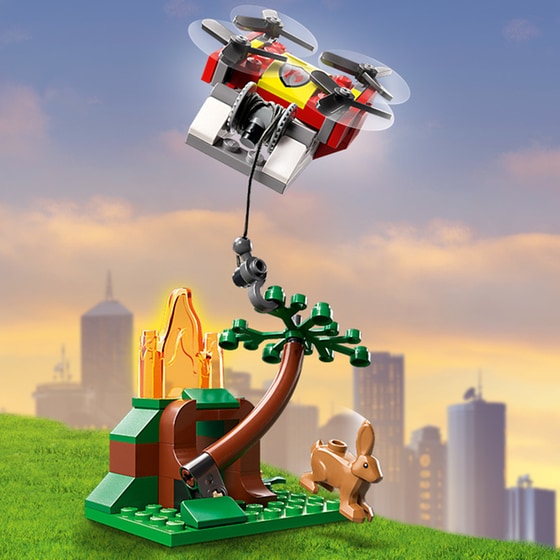 LEGO® City Fire Command Truck (60374) image 12
