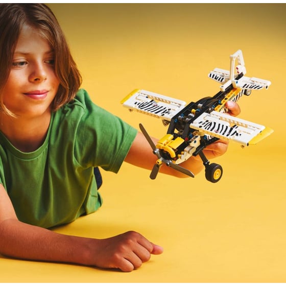 LEGO® Technic Bush Plane (42198) image 11