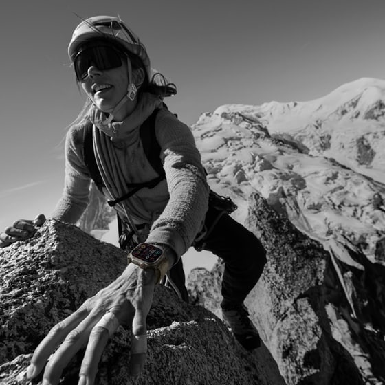 Apple Watch Ultra 2 Titanium 49mm GPS + Cellular - Orange Ocean Band image 4