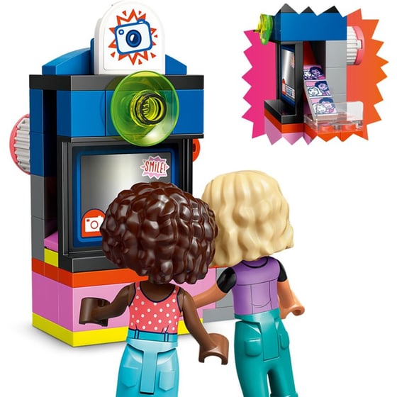 LEGO® Friends Hair Salon and Accessories Store (42662) image 7