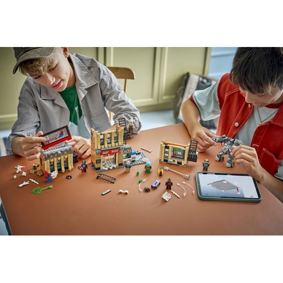 LEGO® Marvel Spider-Man vs. Mysterio: The Daily Bugle (76342) image 4