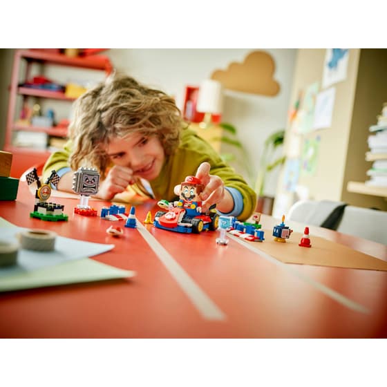 LEGO® Super Mario™ Mario Kart™ - Interactive LEGO® Mario™ & Standard Kart (72043) image 5