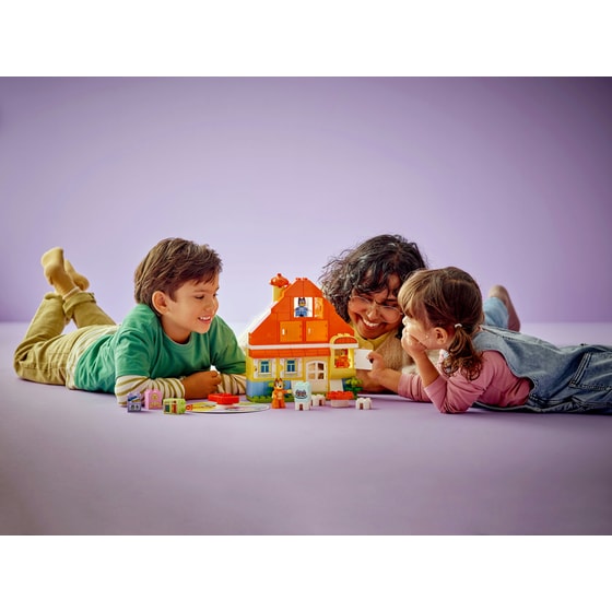 LEGO® DUPLO® Bluey: Bluey's Family House with Memory Game (10459) image 5