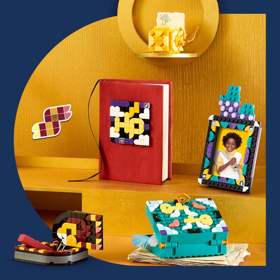 LEGO® Dots Hogwarts™ Desktop Kit (41811) image 12