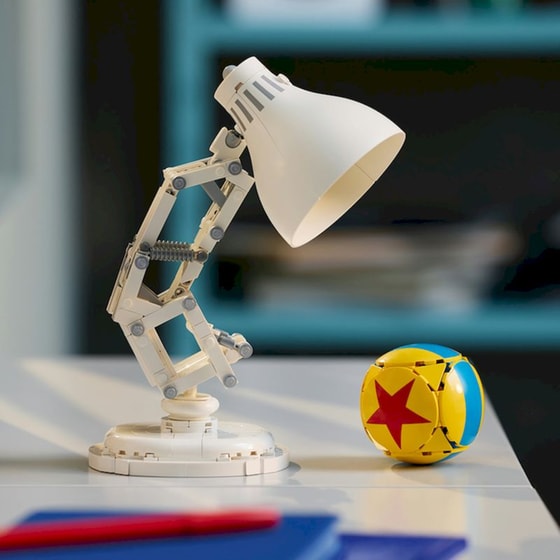 LEGO® Ideas Disney Pixar Luxo Jr. (21357) image 4