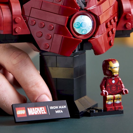 LEGO® Marvel Iron Man MK4 Bust (76327) image 11