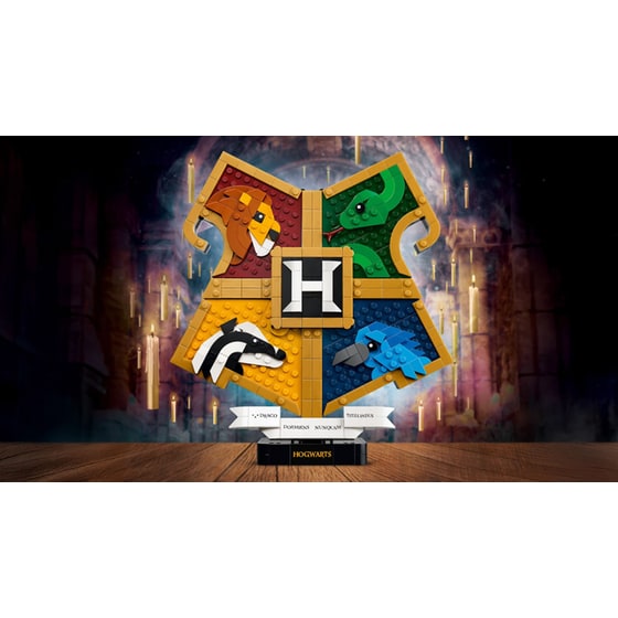LEGO® Hogwarts™ House Crest (76462) image 8