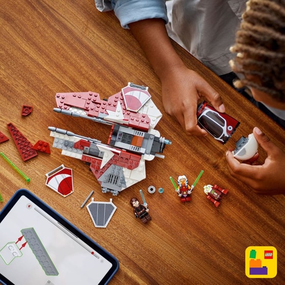 LEGO® Star Wars™ Ahsoka's Jedi Interceptor™ (75401) image 11