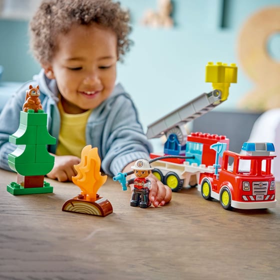LEGO® DUPLO® Town Πυροσβεστικό Όχημα με Μάνικα και Πυροσβέστη (10473) image 3
