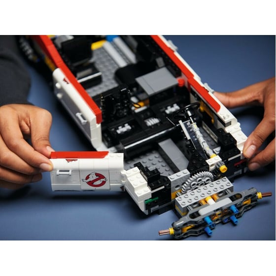 LEGO® Icons Ghostbusters Ecto-1 (10274) image 5