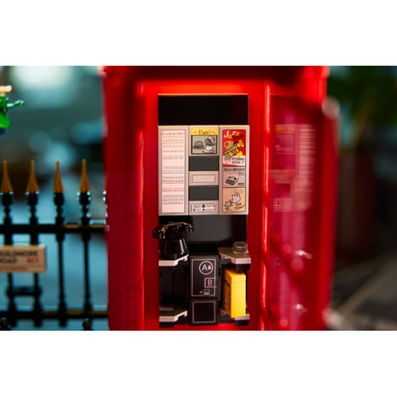 LEGO® Ideas Red London Telephone Box (21347) image 16
