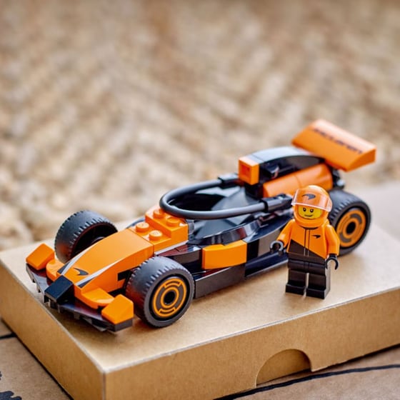 LEGO® City F1® Driver with McLaren Race Car (60442) image 11