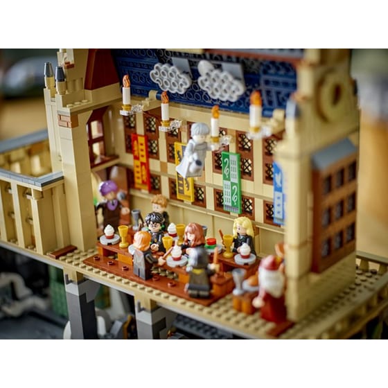 LEGO® Harry Potter Hogwarts™ Castle: The Great Hall (76435) image 7
