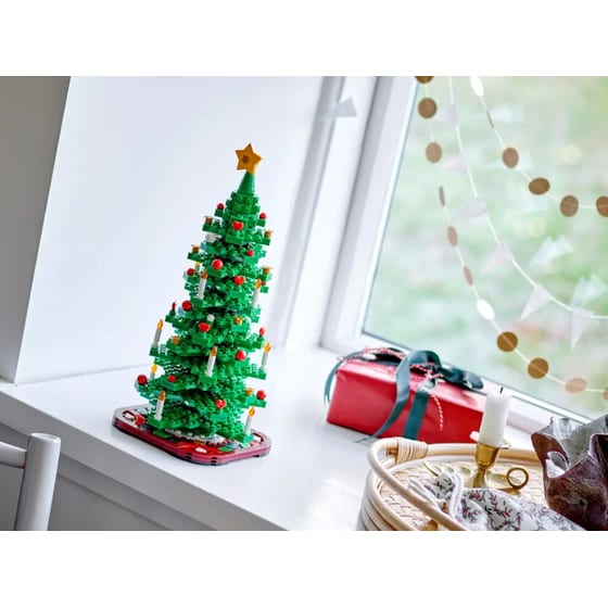 LEGO® Christmas Tree (40573) image 3