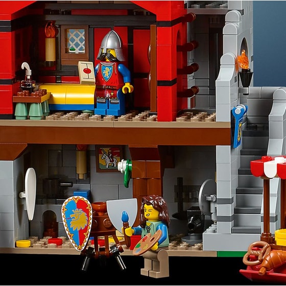 LEGO® Icons Medieval Town Square (10332) image 19