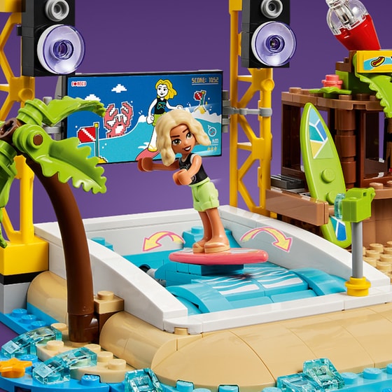LEGO® Friends Beach Amusement Park (41737) image 6