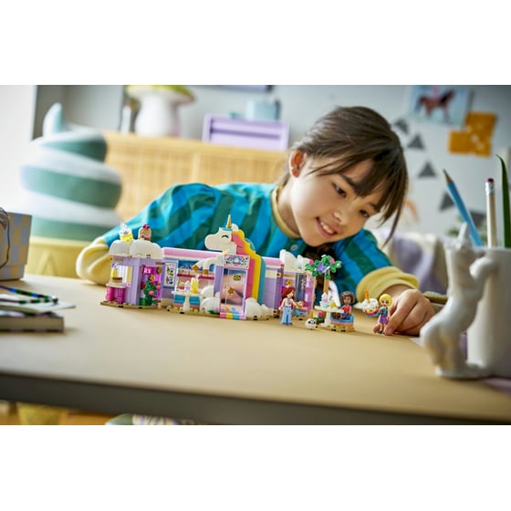 LEGO® Friends Unicorn Dream Café (42684) image 5