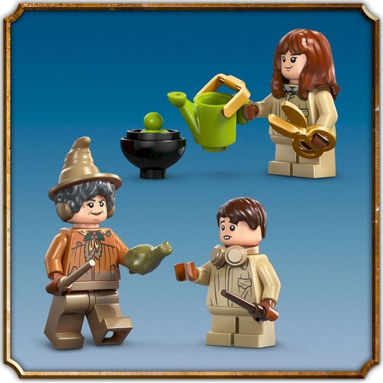 LEGO® Harry Potter Hogwarts™ Castle: Herbology Class (76445) image 11
