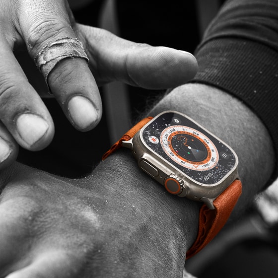 Apple Watch Ultra Titanium 49mm GPS + Cellular -  Orange Alpine Loop Small image 4