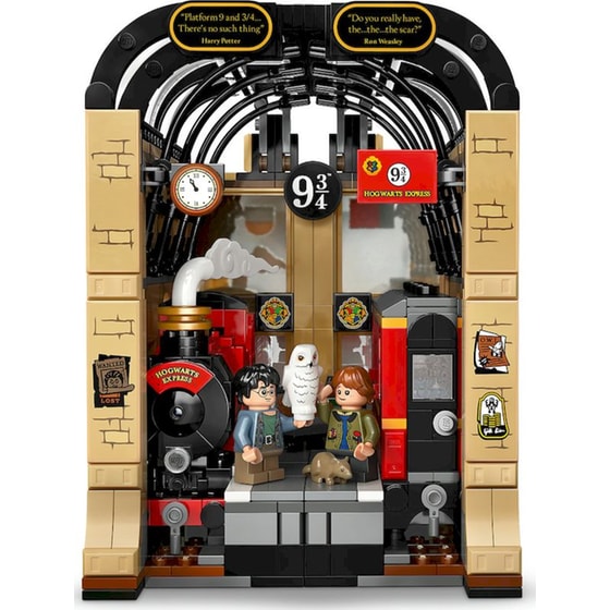 LEGO® Harry Potter Book Nook: Hogwarts™ Express (76450) image 1