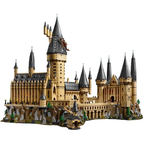 LEGO® Harry Potter Wizarding World Hogwarts Castle (71043) image 2