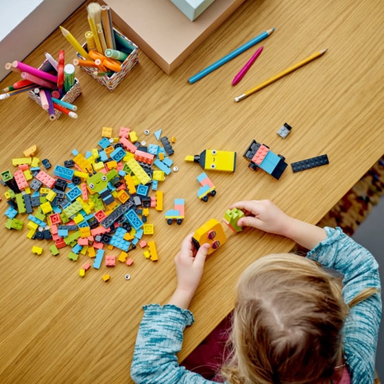 LEGO® Classic Creative Neon Fun (11027) image 9