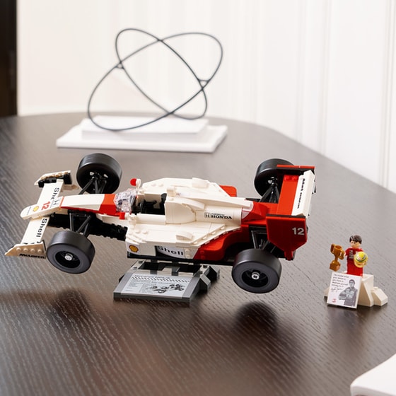 LEGO® Icons McLaren MP4/4 & Ayrton Senna (10330) image 6