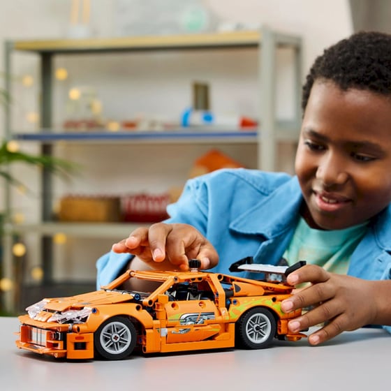 LEGO® Technic Fast and Furious Toyota Supra MK4 (42204) image 3