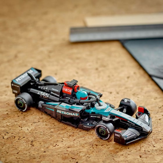 LEGO® Speed Champions Mercedes-AMG F1® W15 (77244) image 9