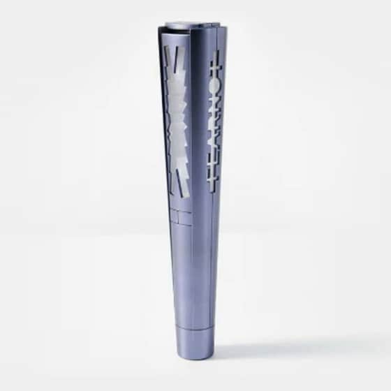 Le Sserafim - Official Light Stick image 1