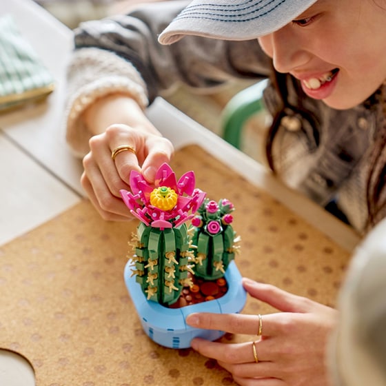 LEGO® Botanicals Ανθισμένος Κάκτος (11509) image 7