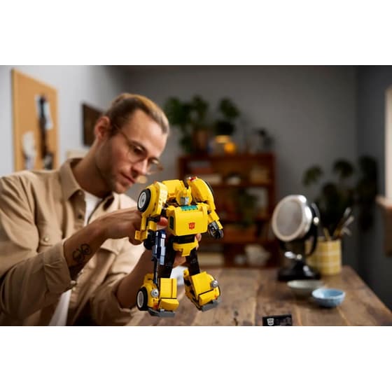 LEGO® Icons Bumblebee (10338) image 10