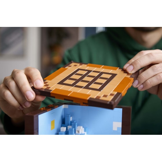 LEGO® Minecraft The Crafting Table (21265) image 9