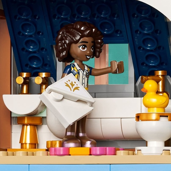 LEGO® Friends Castle Bed and Breakfast (42638) image 14
