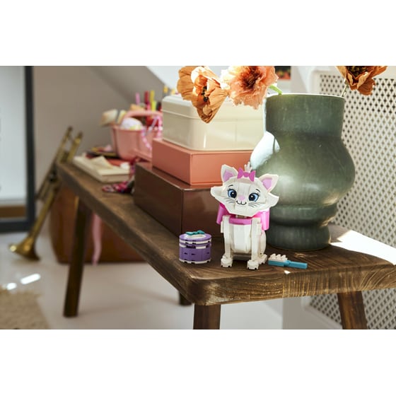 LEGO® Disney The Aristocats Adorable Marie (43286) image 6