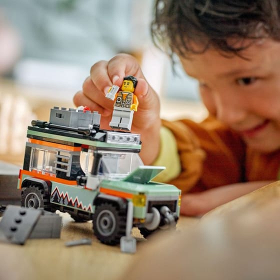 LEGO® City Off-Road 4x4 Mountain Truck (60447) image 5