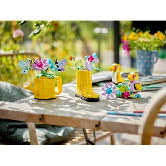 LEGO® Creator Flowers in Watering Can (31149) image 10
