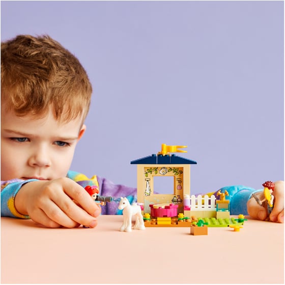 LEGO® Friends Pony-Washing Stable (41696) image 5