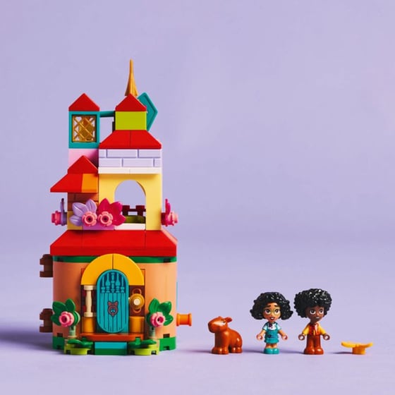LEGO® Disney Encanto Mini House (43261) image 6