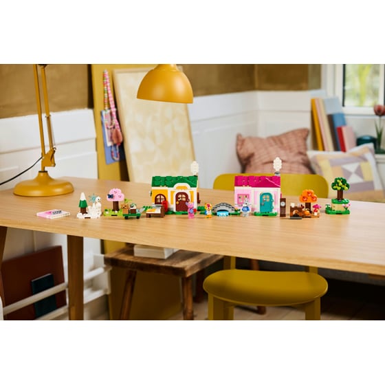 LEGO® Animal Crossing™ Creative Houses: Seasons of Fun (77057) image 6