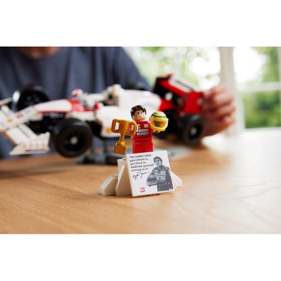 LEGO® Icons McLaren MP4/4 & Ayrton Senna (10330) image 14