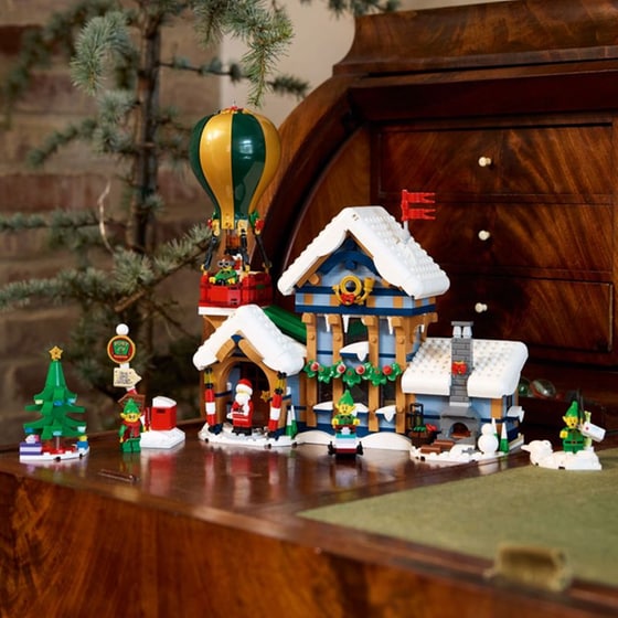 LEGO® Icons Santa's Post Office (10339) image 8