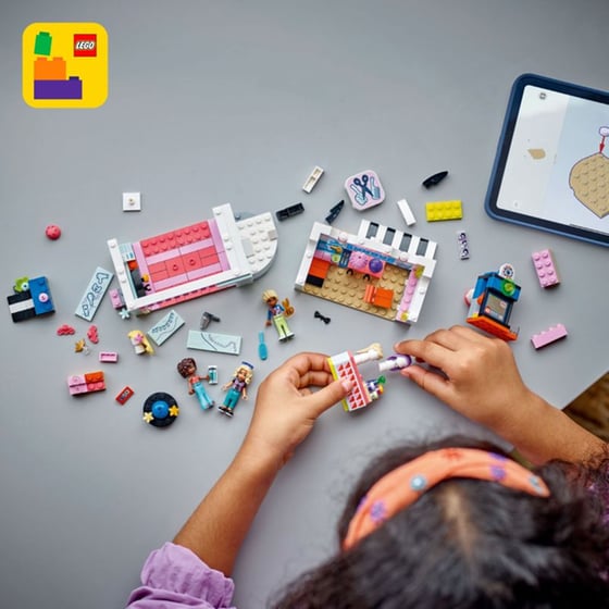 LEGO® Friends Hair Salon and Accessories Store (42662) image 8