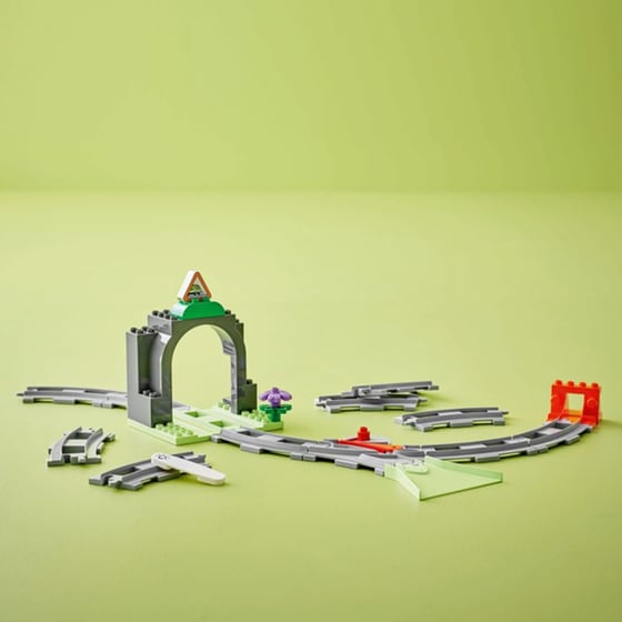 LEGO® Duplo Train Tunnel and Tracks Expansion Set (10425) image 10