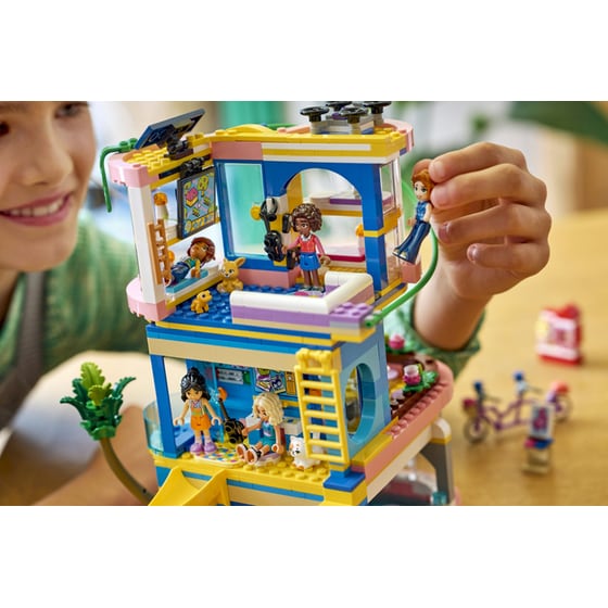 LEGO® Friends Heartlake City Friends Club House (42689) image 5