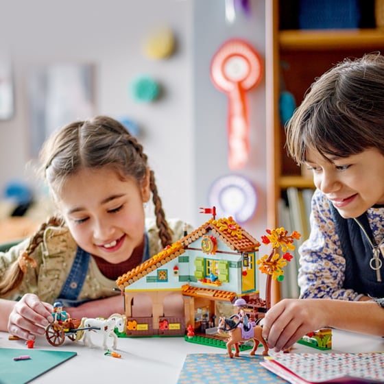 LEGO® Friends Autumn's Horse Stable (41745) image 3