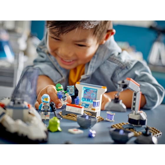 LEGO® City Spaceship and Asteroid Discovery (60429) image 12